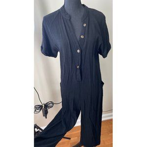 FAMULILY BLACK JUMPER SIZE MEDIUM